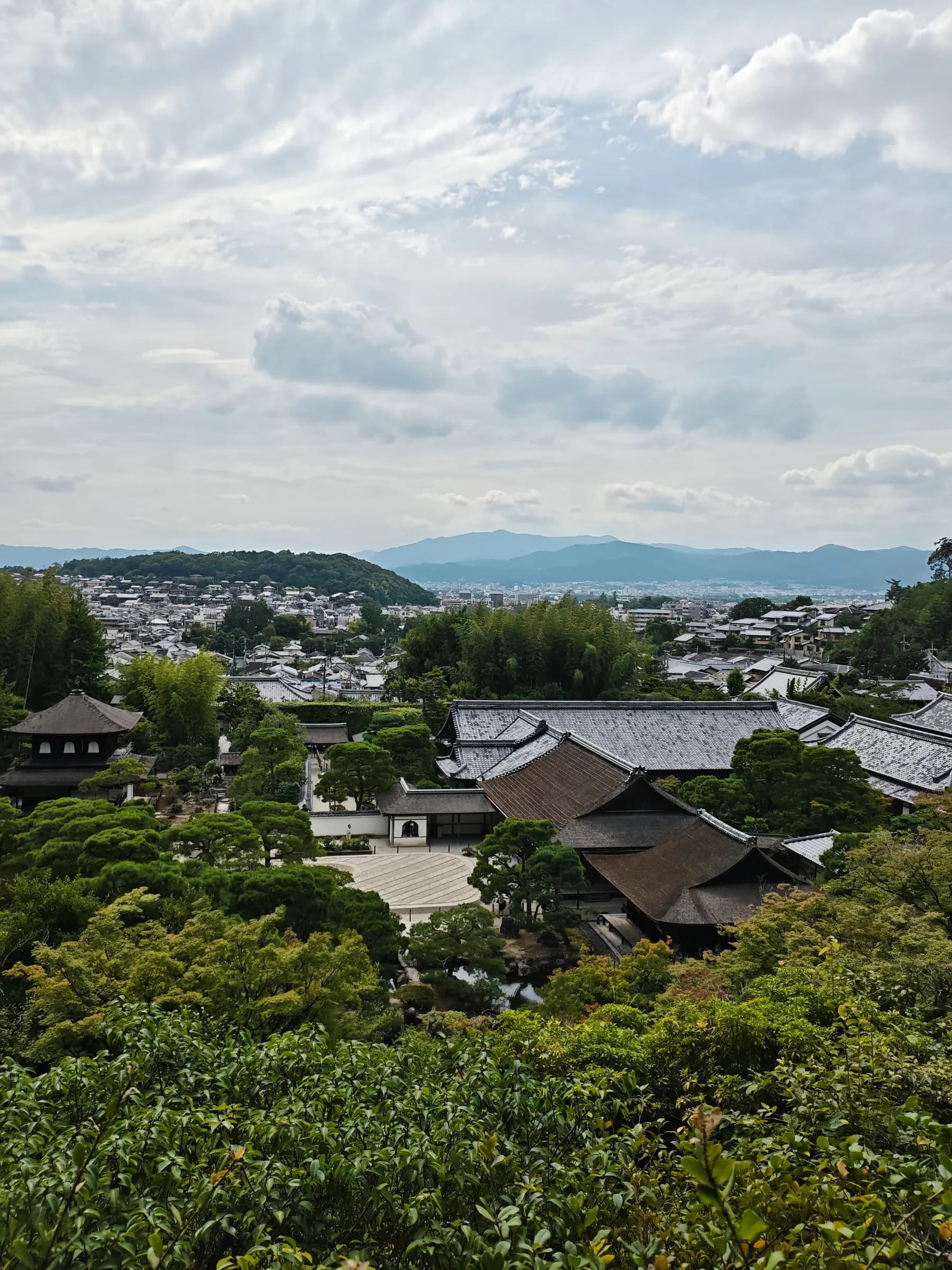 Vue depuis sentier du Ginkaku-ji