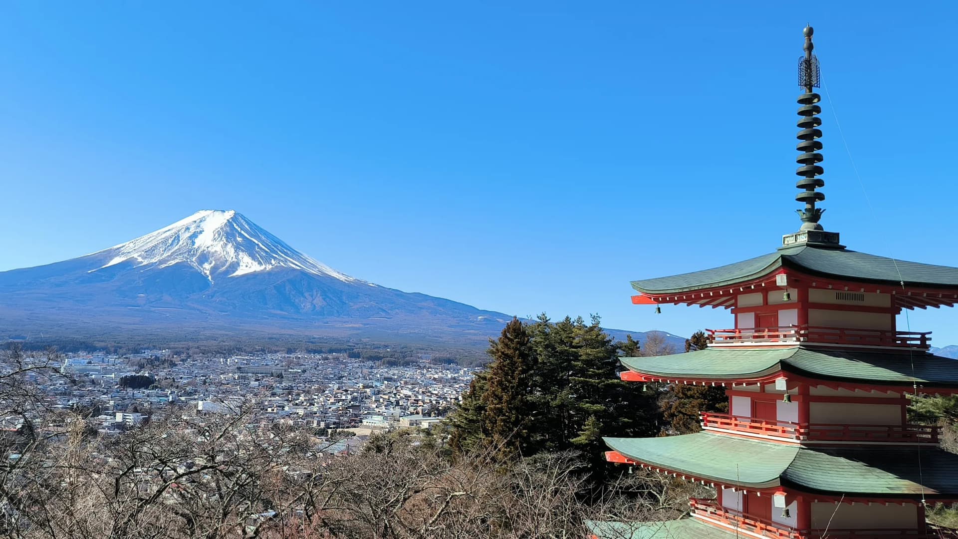 vue sur le Mt. Fuji depuis le promontoire du sanctuaire Sengen Arakura