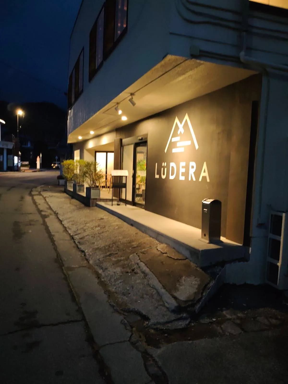 Cafe Dining LüDERA
