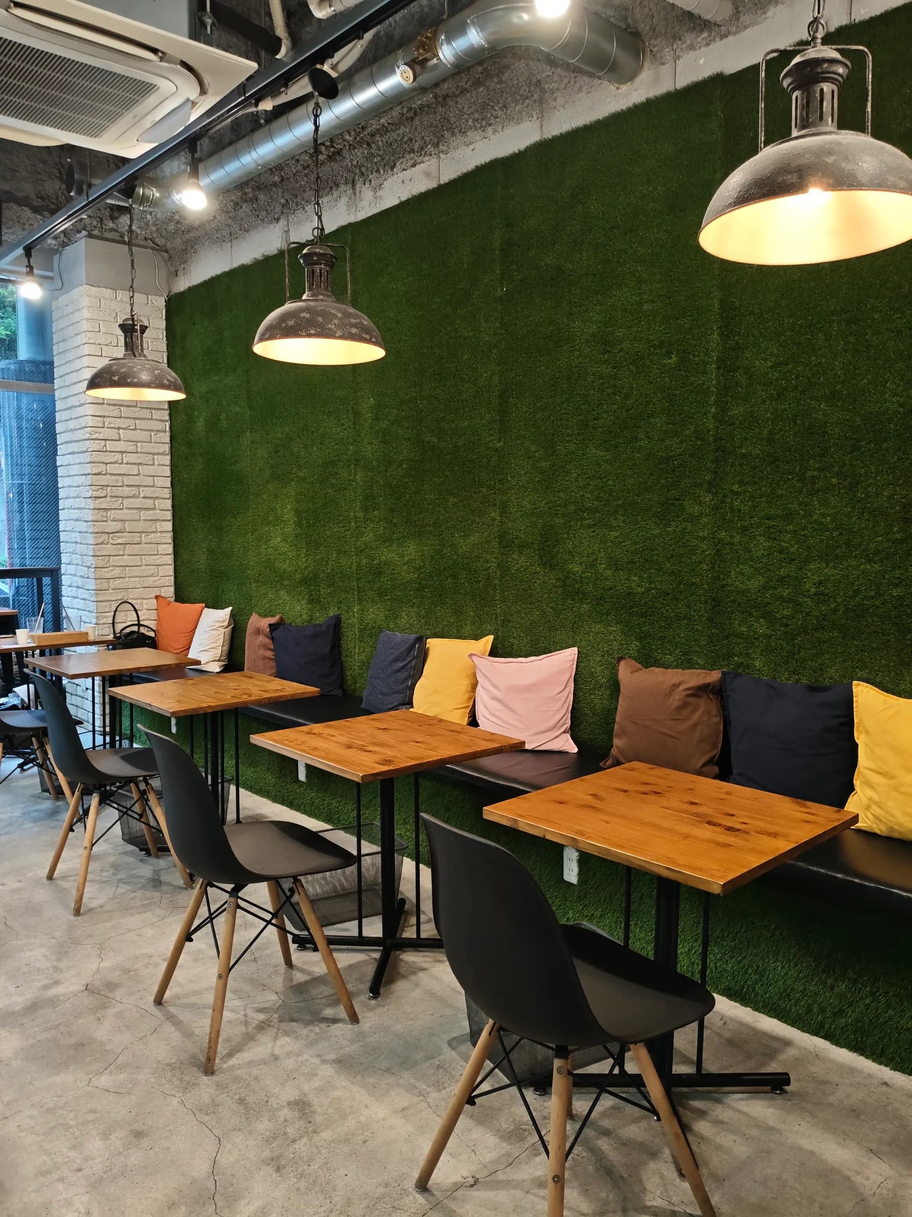 Belgium Cafe Hapje