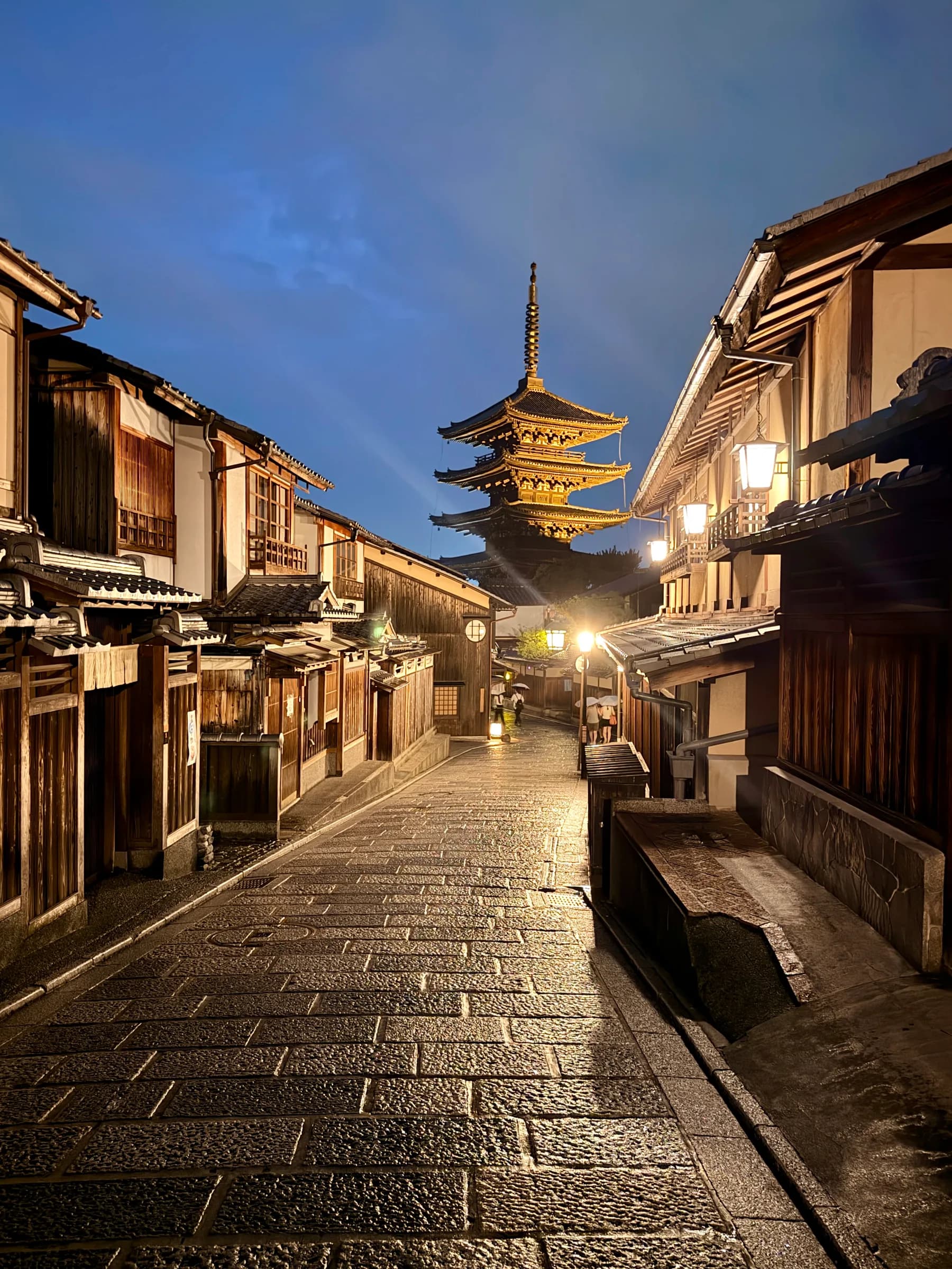 Gion at Night Walking Tour
