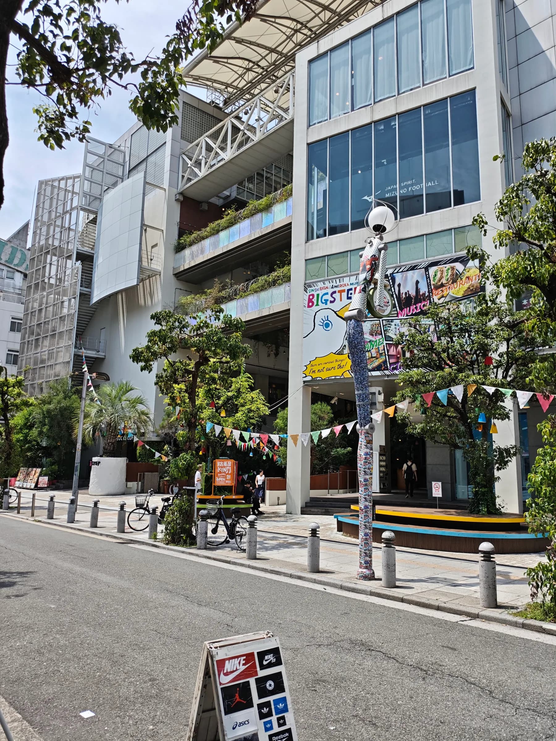 Osaka Minami à pied : néons de Dotonbori, saveurs de Kuromon et culture pop