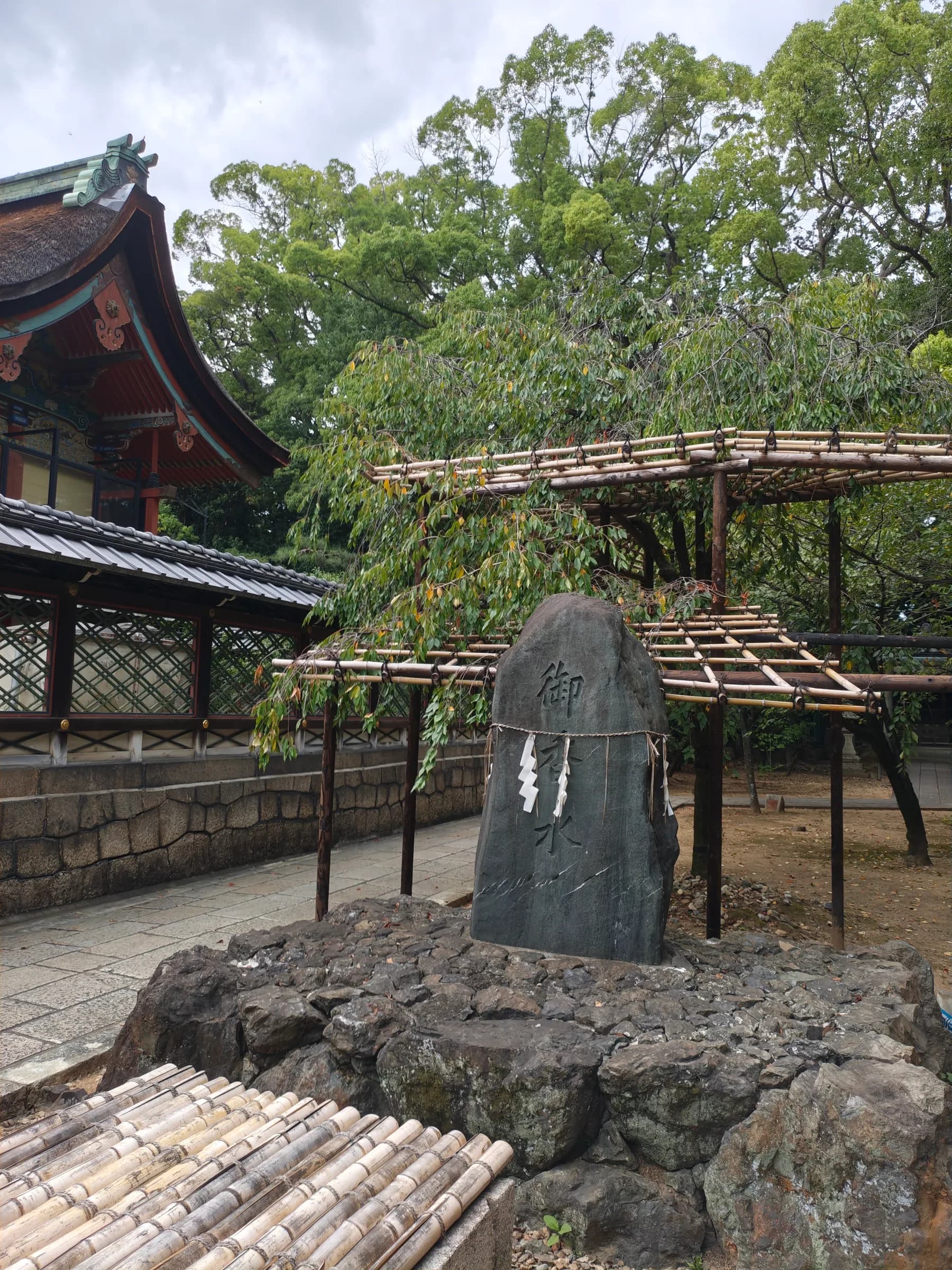 Fushimi Inari Walking Tour: 1,000 Torii, a Samurai Castle & Sake Breweries
