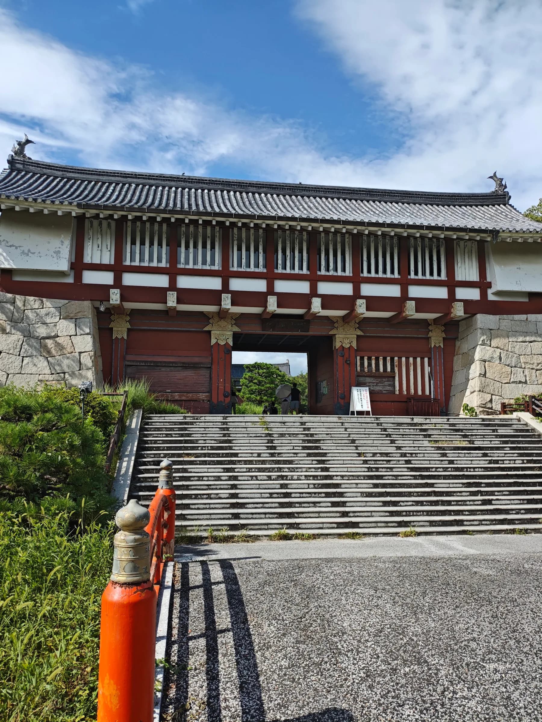Fushimi Inari Walking Tour: 1,000 Torii, a Samurai Castle & Sake Breweries