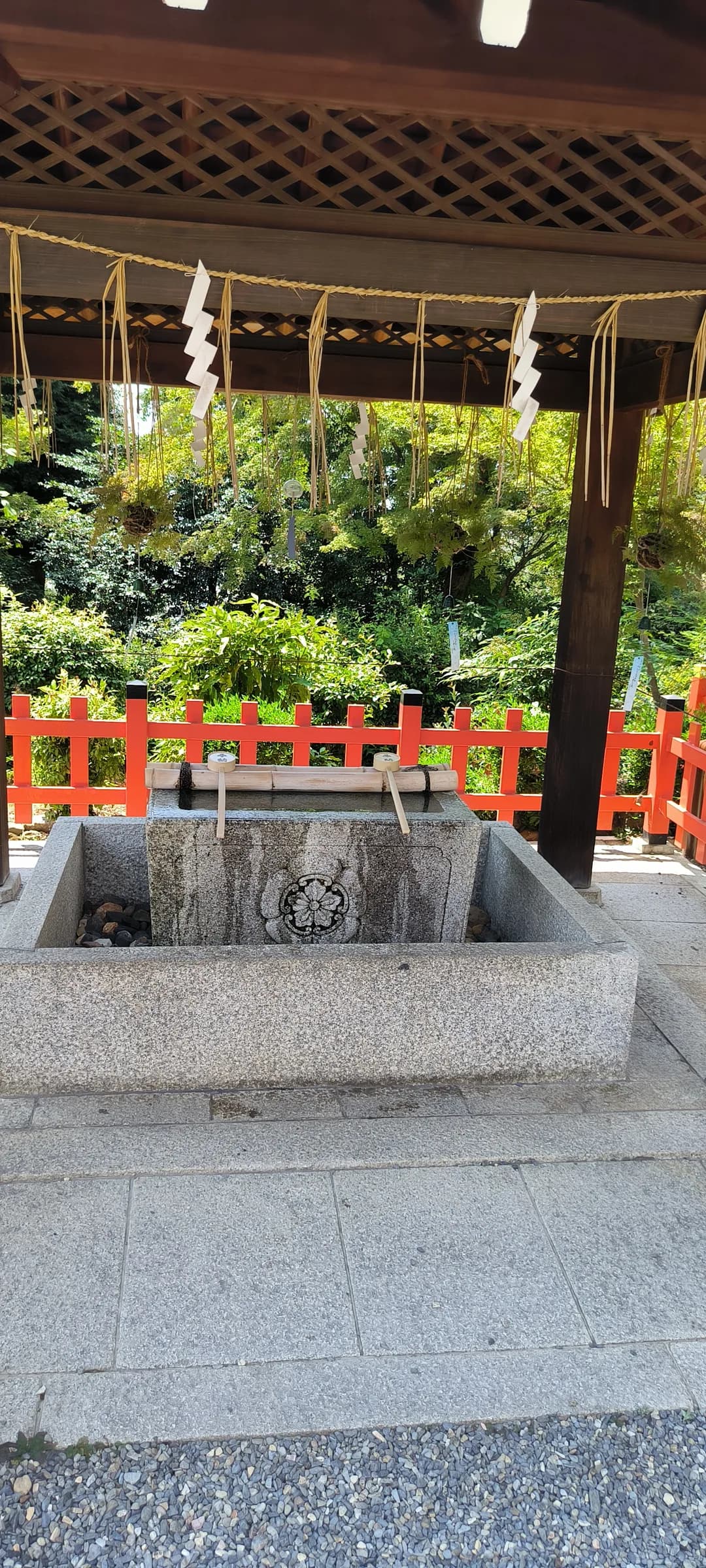 Pavillon d'or à vélo : berges de la Kamo, jardins zen et mochi grillés