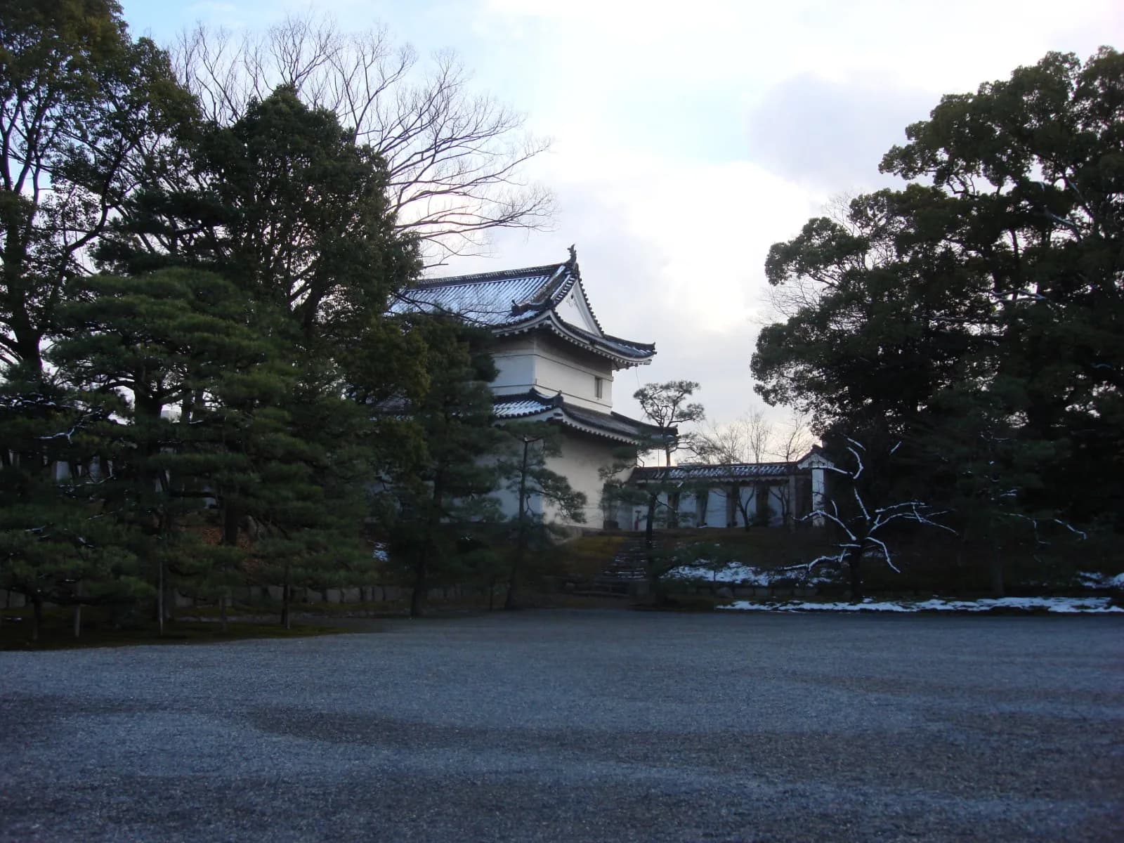 Nijo & Shimogamo Bike Tour: From Shogun Castle to Silk Weavers and Sacred Forest