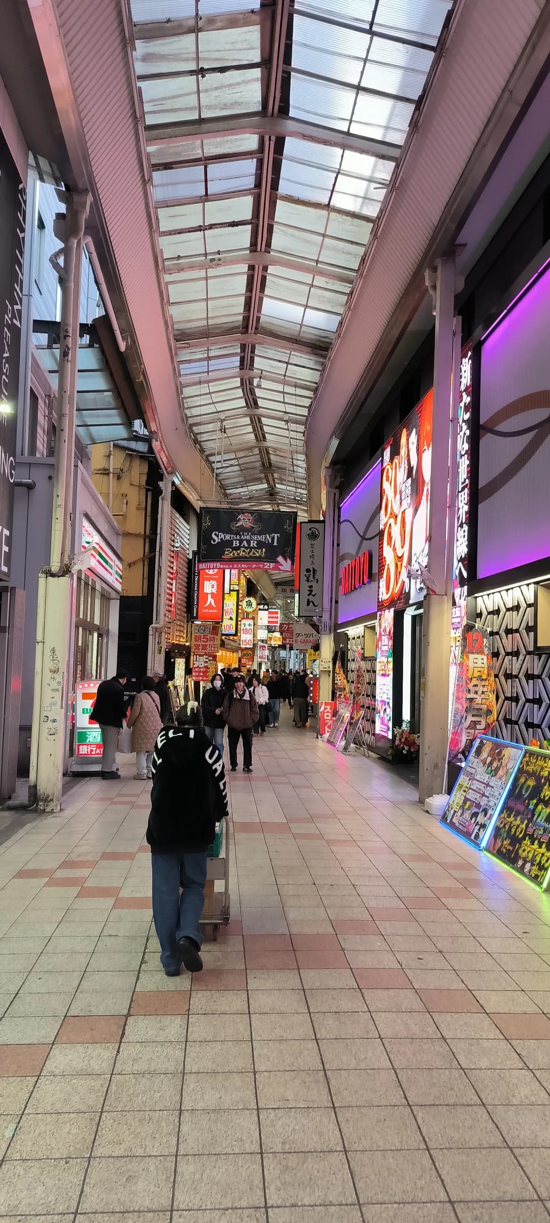 Osaka Kita à pied : ruelles d'avant-guerre, arcades d'antan et vue à 173 mètres