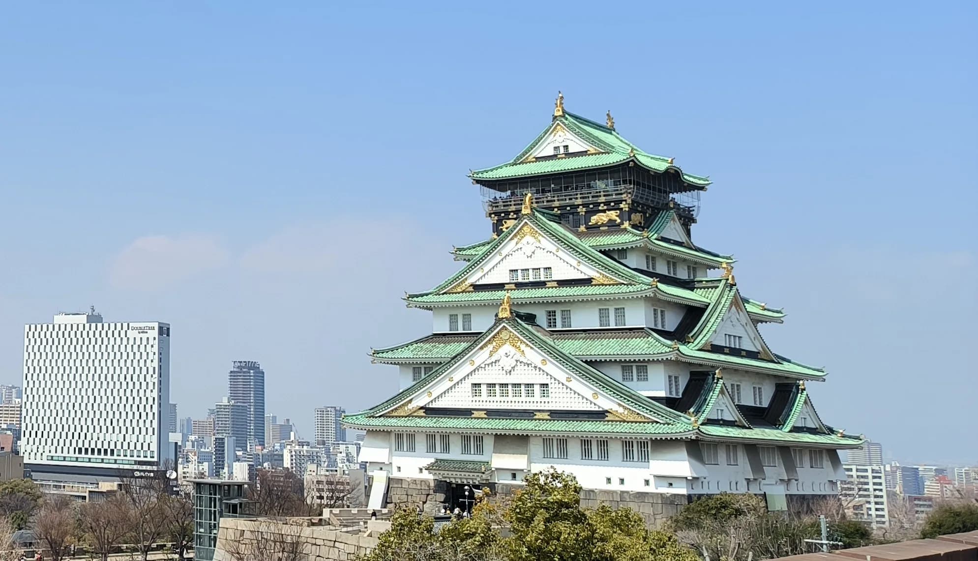 Osaka Day Trip: From Toyotomi Castle to Retro Shinsekai