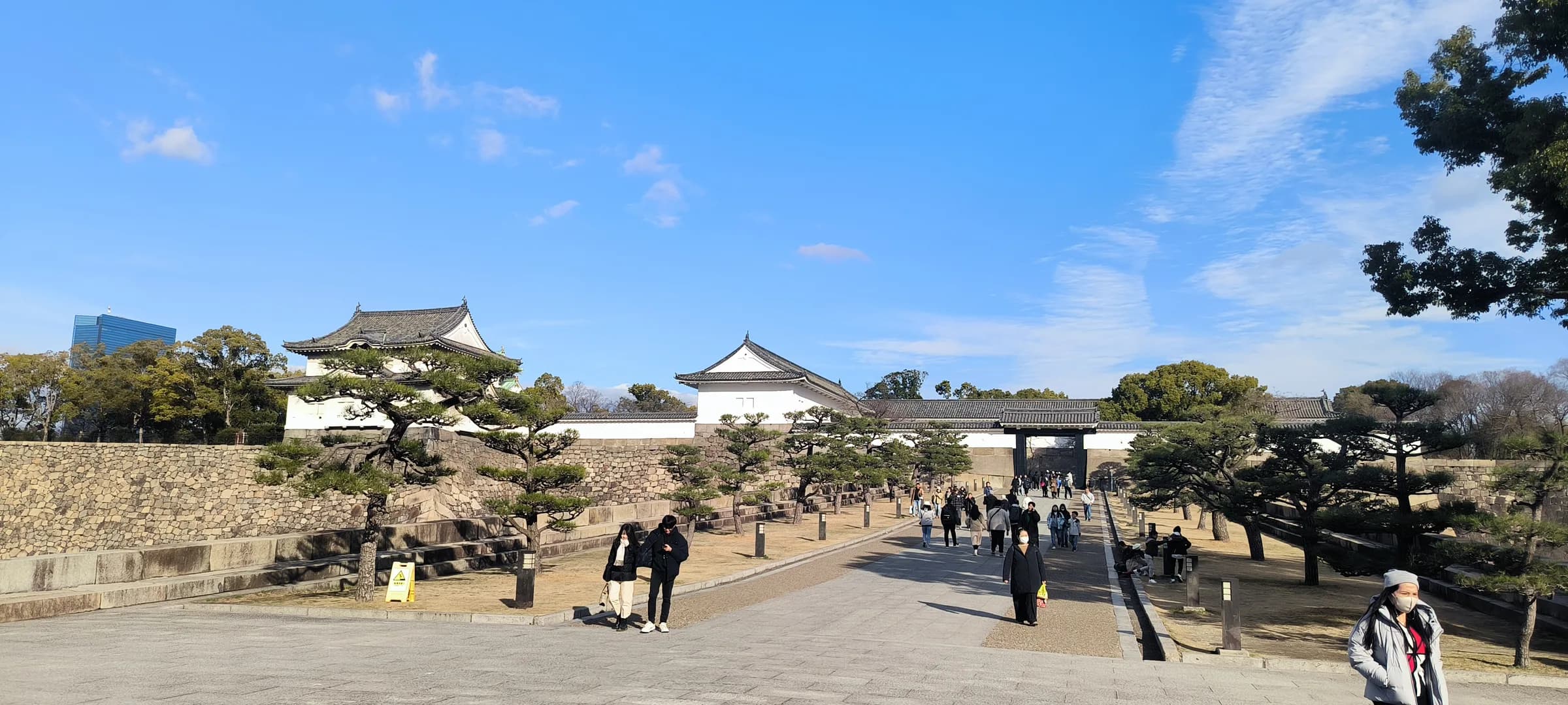 Osaka Day Trip: From Toyotomi Castle to Retro Shinsekai