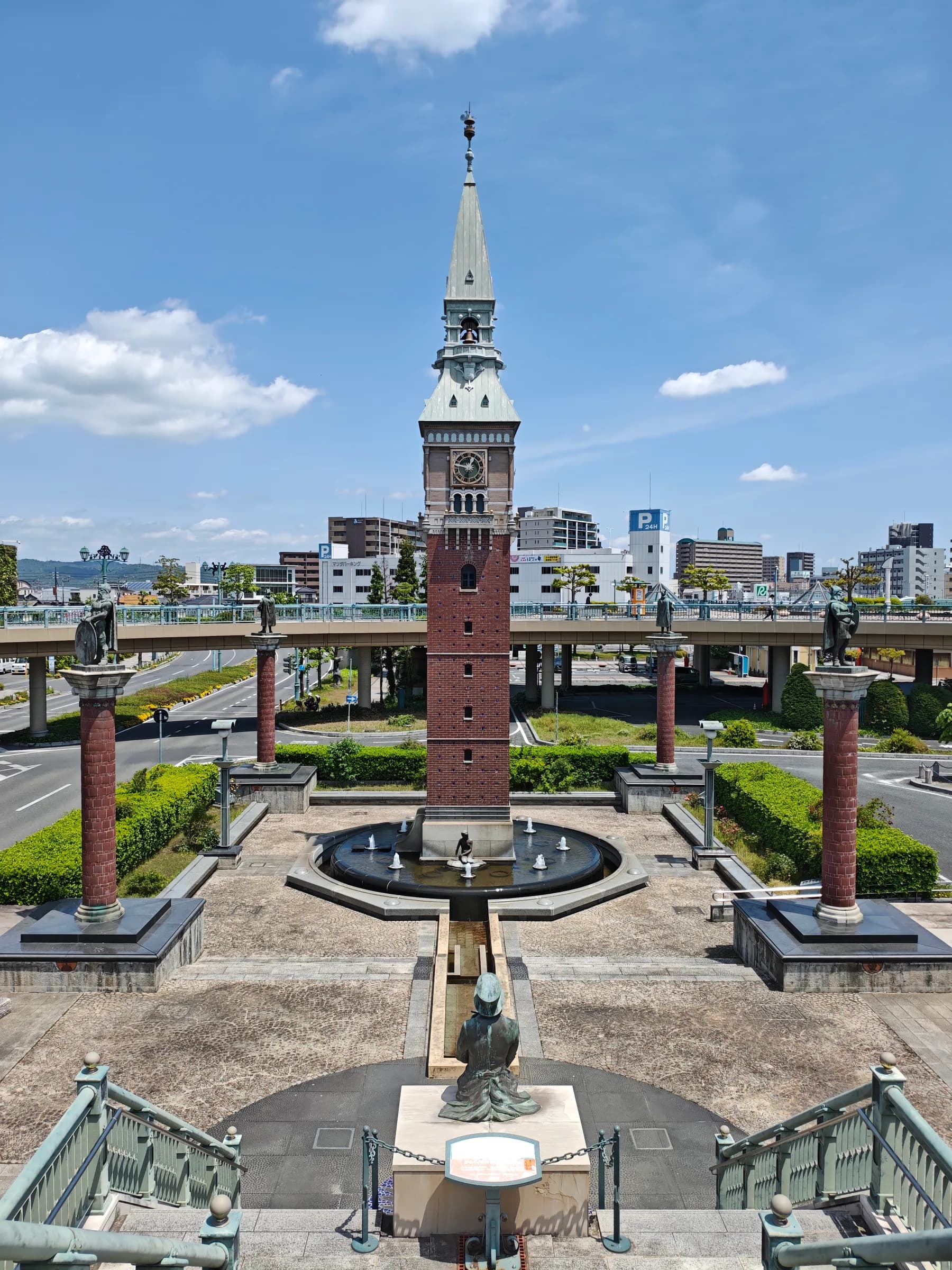 Okayama et Kurashiki à pied : grand jardin, château noir et canal en barque